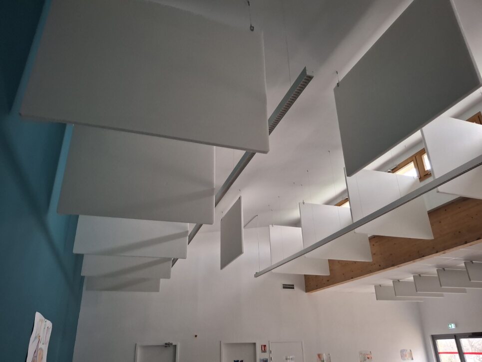 Traitement acoustique du plafond de la salle périscolaire d'Oraison